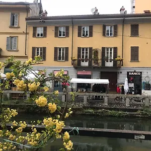 Appartement Lovelyloft - Alzaia Naviglio, Milaan